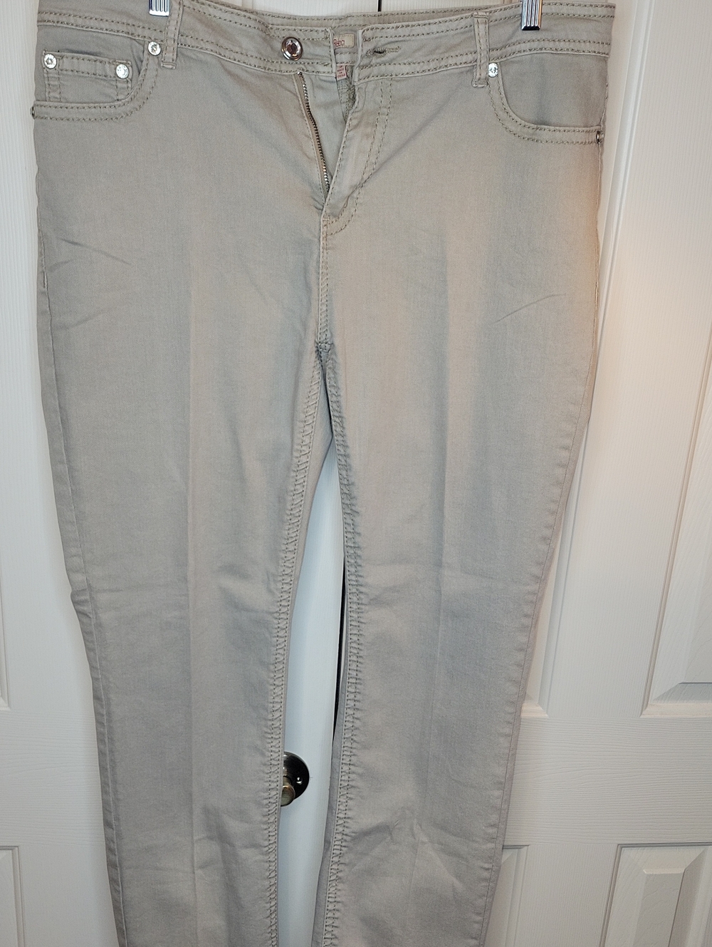 Reba Skinny Jeans in Light Taupe